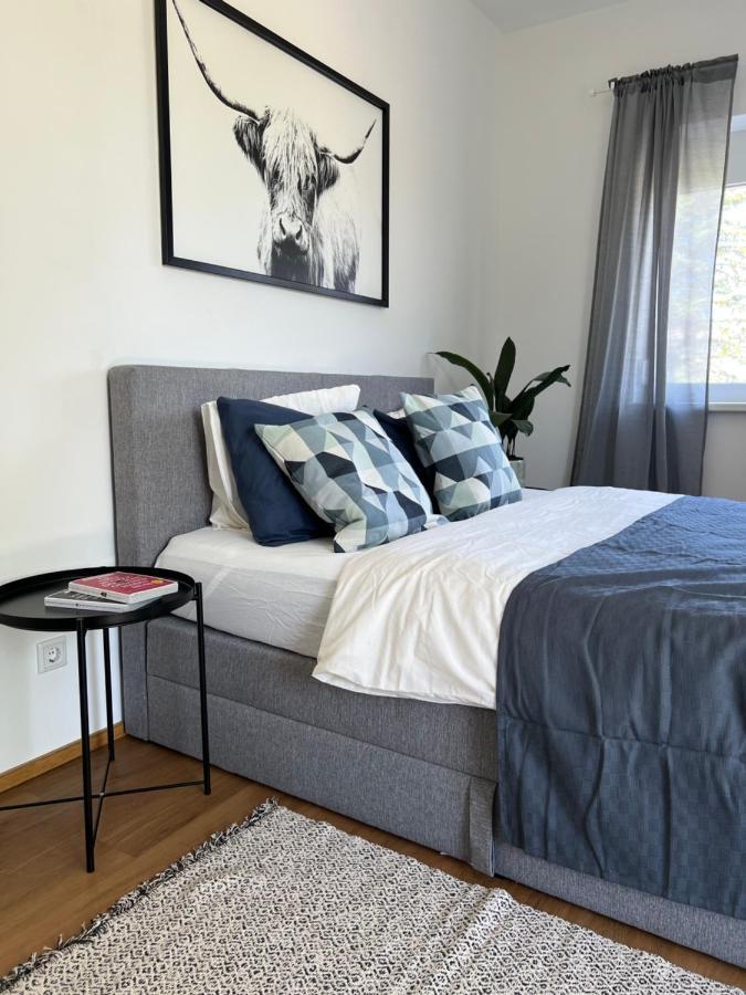 Designapartment Blue Sky -55M2-Free Parking & Wifi Graz Dış mekan fotoğraf